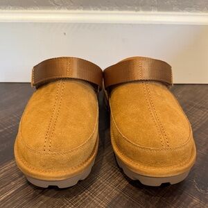 Koolaburra Womens Tan Suede Loafers